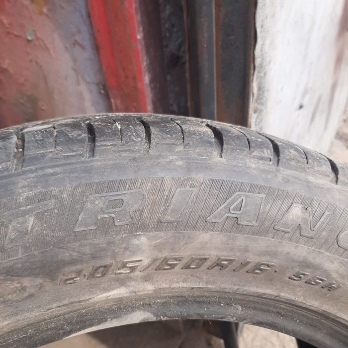 Продаётся шины 2 штуки