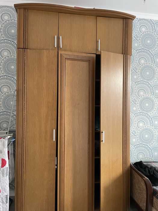 Шкаф вещевой деревянный