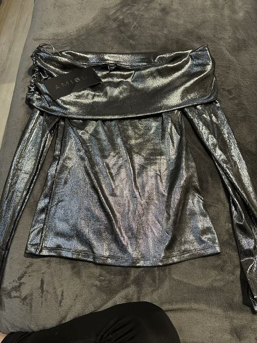 Блузка с паднали рамене