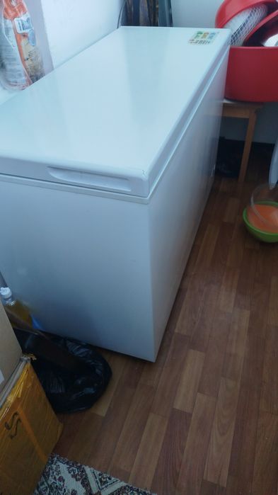 Продам морозильную камеру