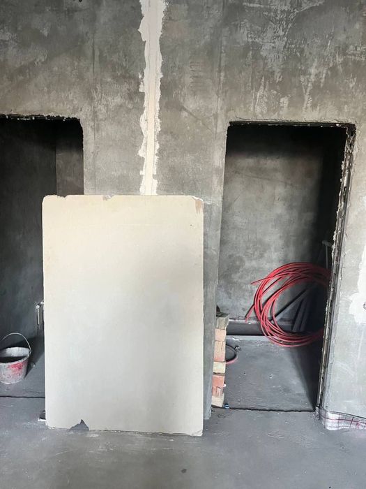 Продаётся 4 комнатная на максима горького