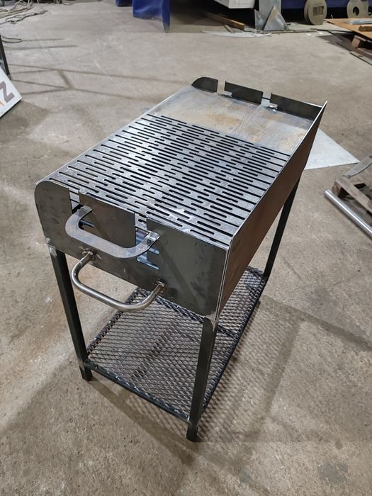 Grătar oțel 80x50 cm, grill 5 mm cu plită,roți, debitat laser, 3 nive