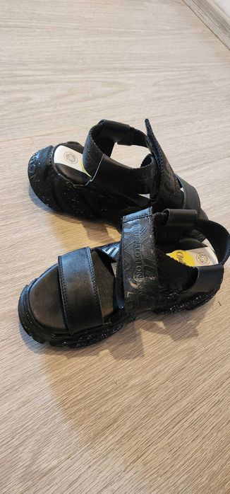 Sandale Buffalo London