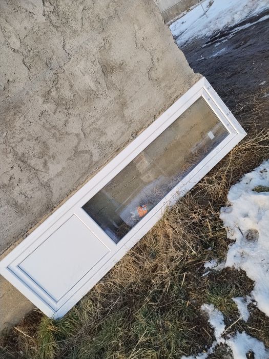 Пластиковый дверь