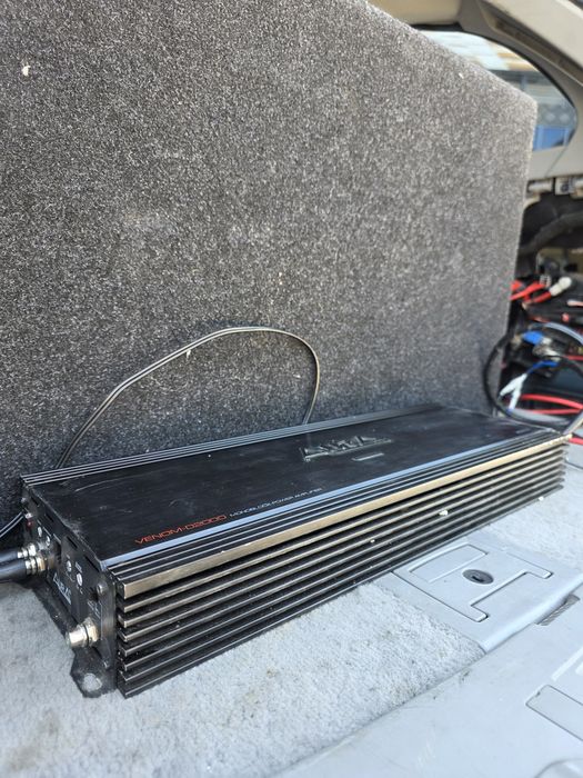 Vând sau schimb subwoofer Deaf Bounce Apocalypse