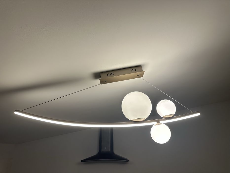 Lampa Lustra suspendata Led