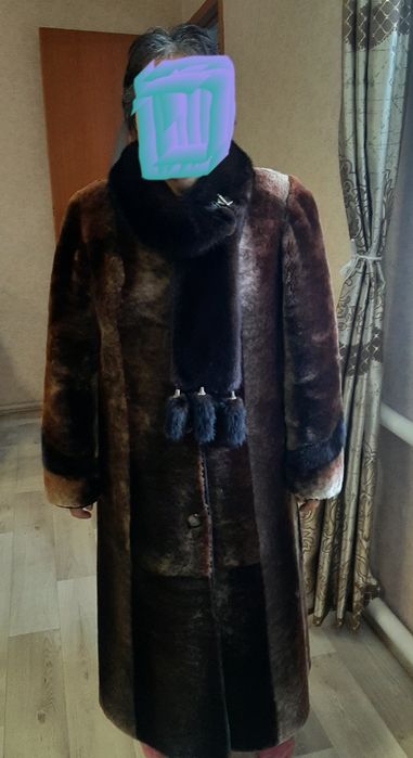 Продам шубу мутон , воротник норка.
