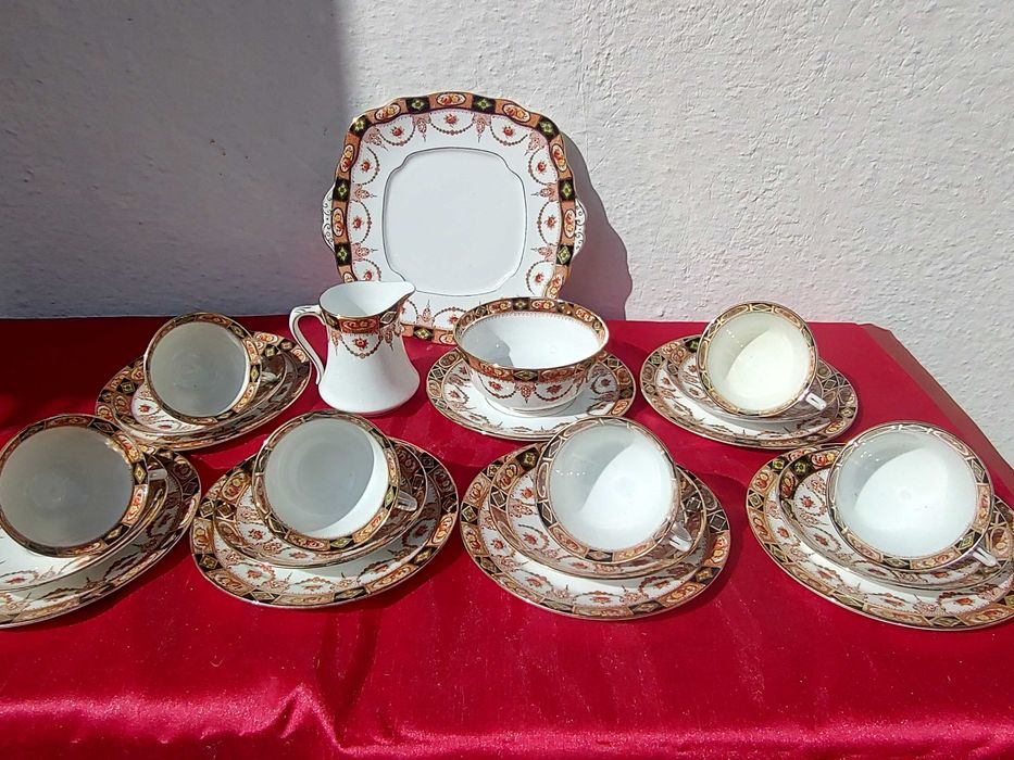 Антикварен сервиз Royal Albert Devon стил Imari