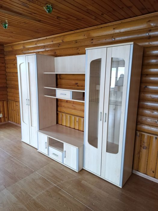 Продам стенку в гостиную