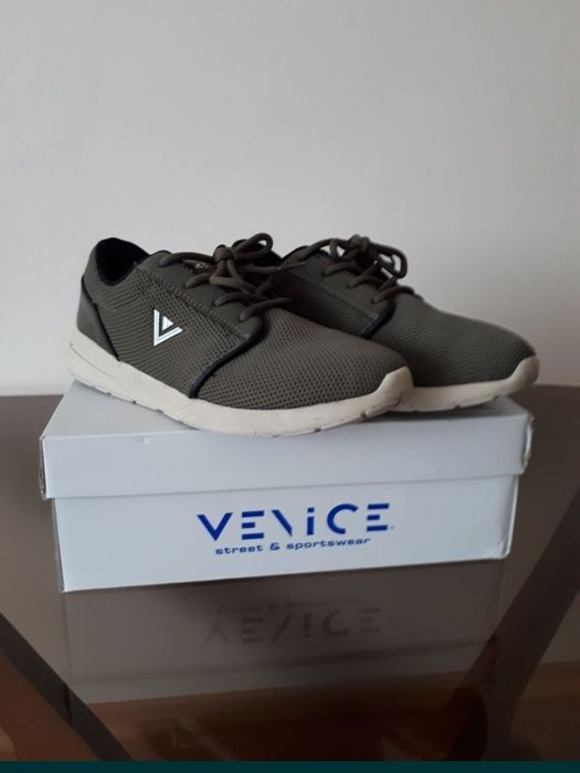 Маратонки Venice