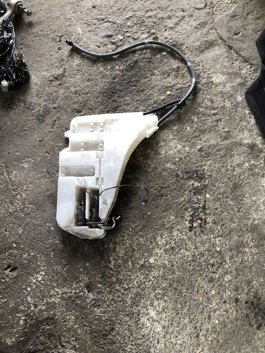 Vas lichid parbriz, vas stropgel bmw f10 f11 seria 5 original in stare
