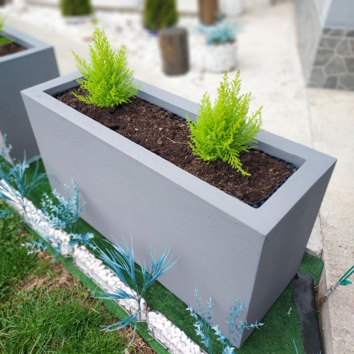 Jardiniere decorative