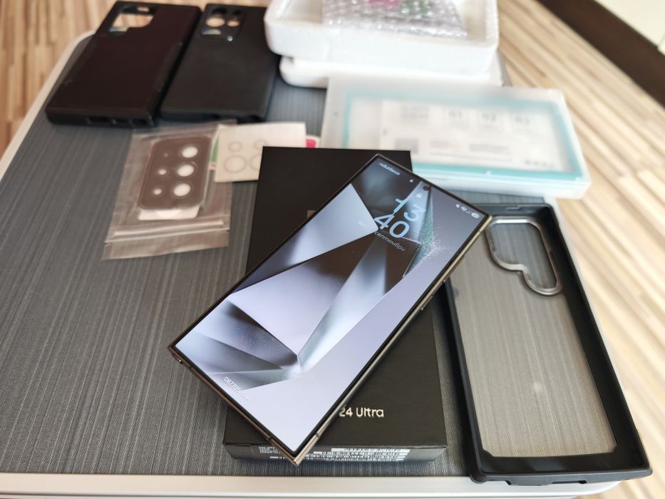 Продавам Samsung S24 Ultra 512GB/12GB