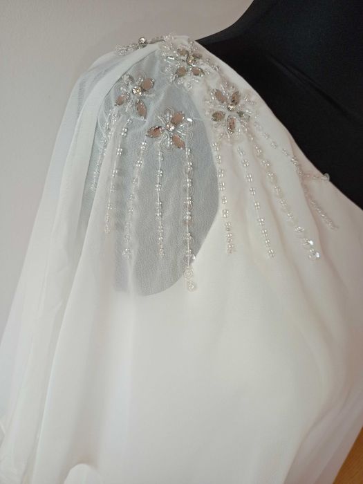 Страхотна Нова рокля 38 М