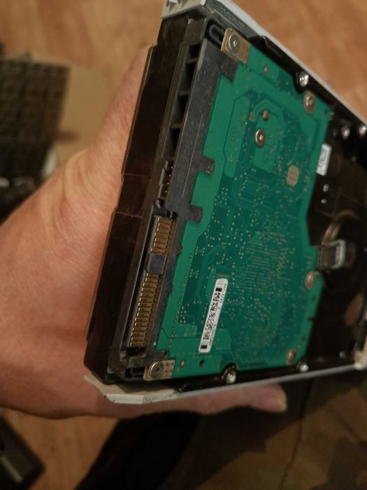 Продам серверные жёсткие диски "Seagate".