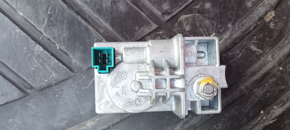 Дюзи Delphi за Мерцедес w204 OM651