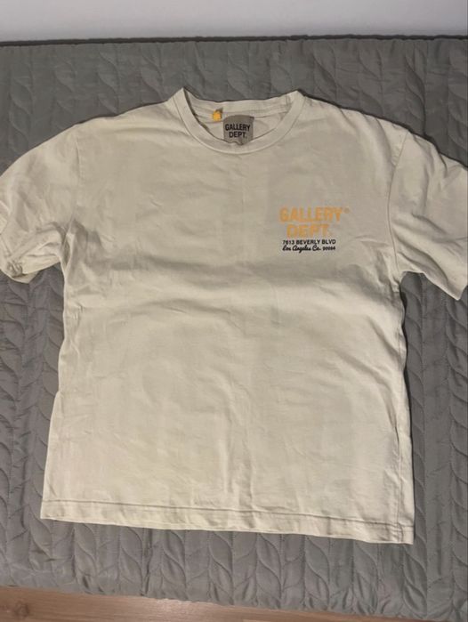 Tricou gallery dept
