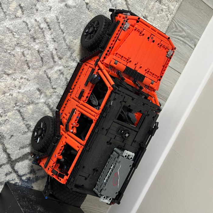 Конструктор LEGO TECHNIC "Mercedes-Benz G 500 PROFESSIONAL Line"