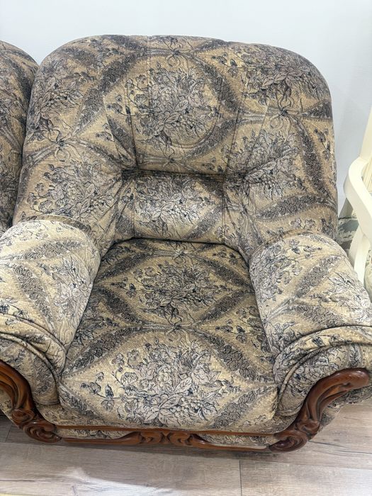 Продам мягкий уголок: диван + 2 кресла