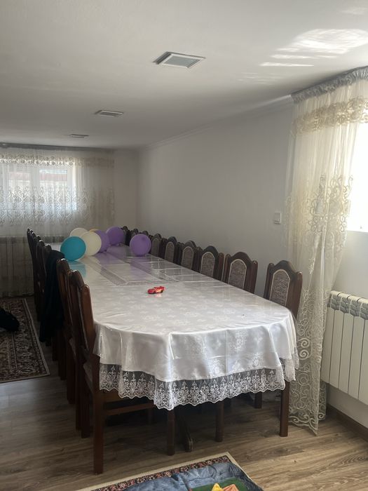 Стол для гостиной