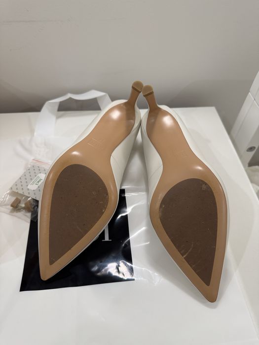 Белые туфли классические INCI