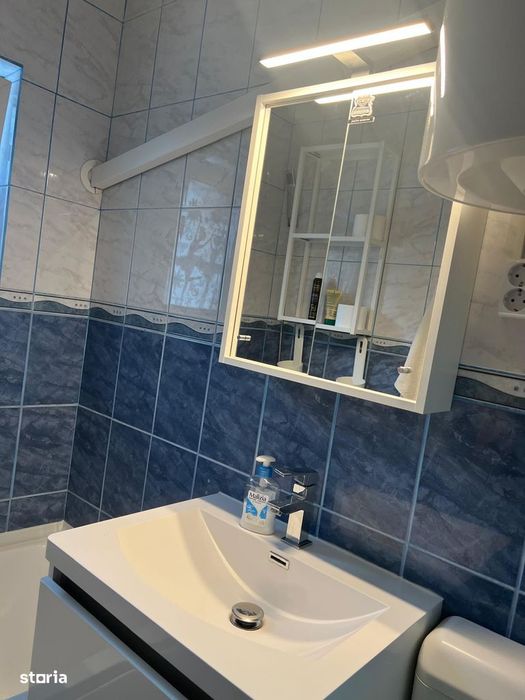 Inchiriez apartament 2 camere cu loc de parcare, zona Sud (Mausoleu)