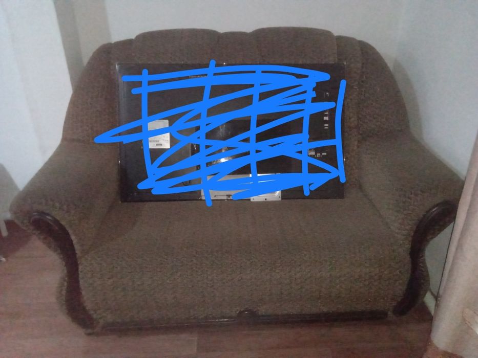 Отдам две тахты и два кресла
