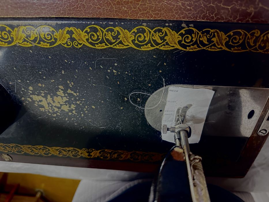 Продам швейную машинку