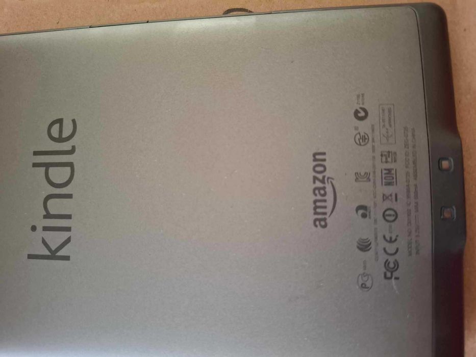 Kindle повреден дисплей, за части