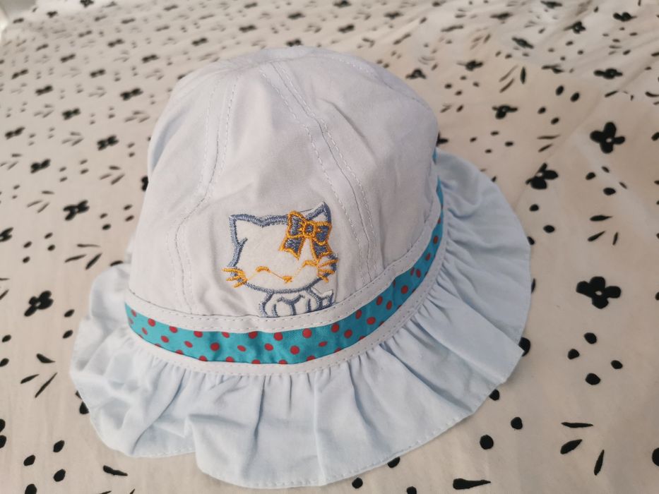 Детска шапка идиотка