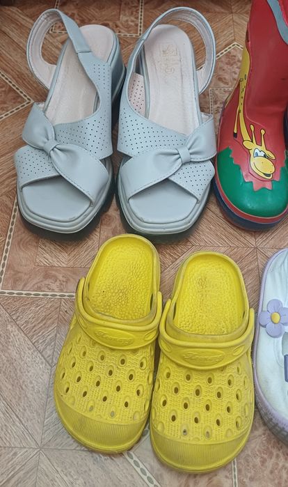 Продам детские обуви всё за