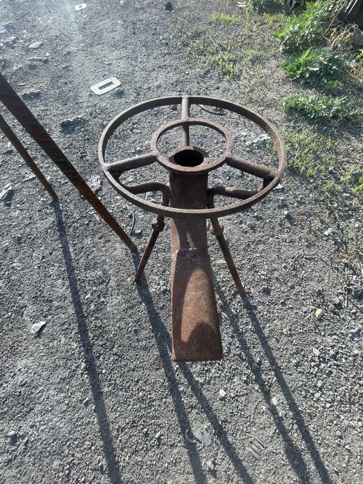 Тренога для пояльной лампы