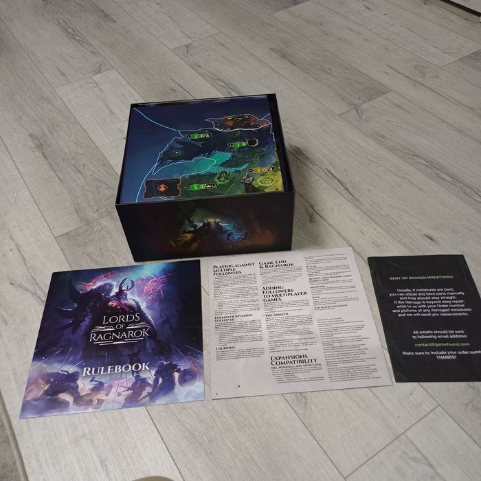 Vând Lords of Ragnarok –stare foarte bună, 3 piese lipsa 430lei neg.