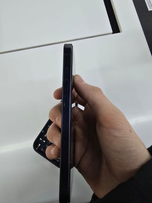 Продаю iphone 15 про 256 гб