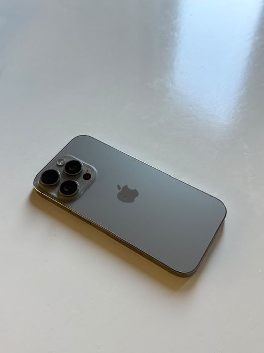 Продаю iPhone 16 pro 256Gb в идеальном состоянии