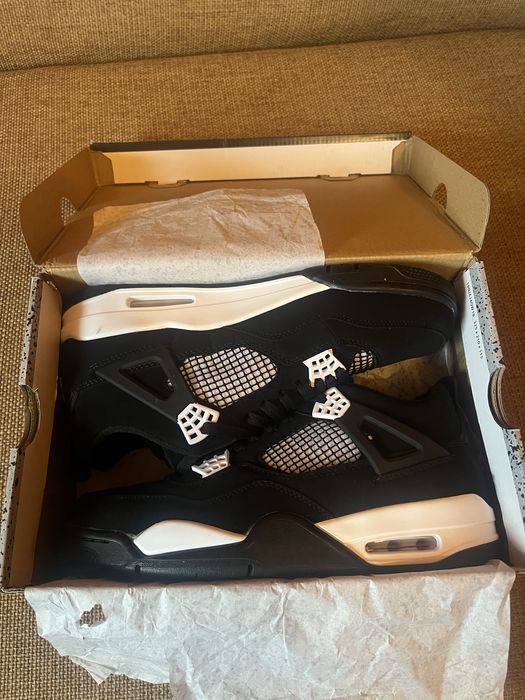 Jordan 4 white thunder 40-45