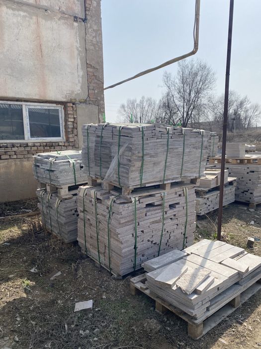 Гранит плита обрезки для терасс, лестниц. Курты