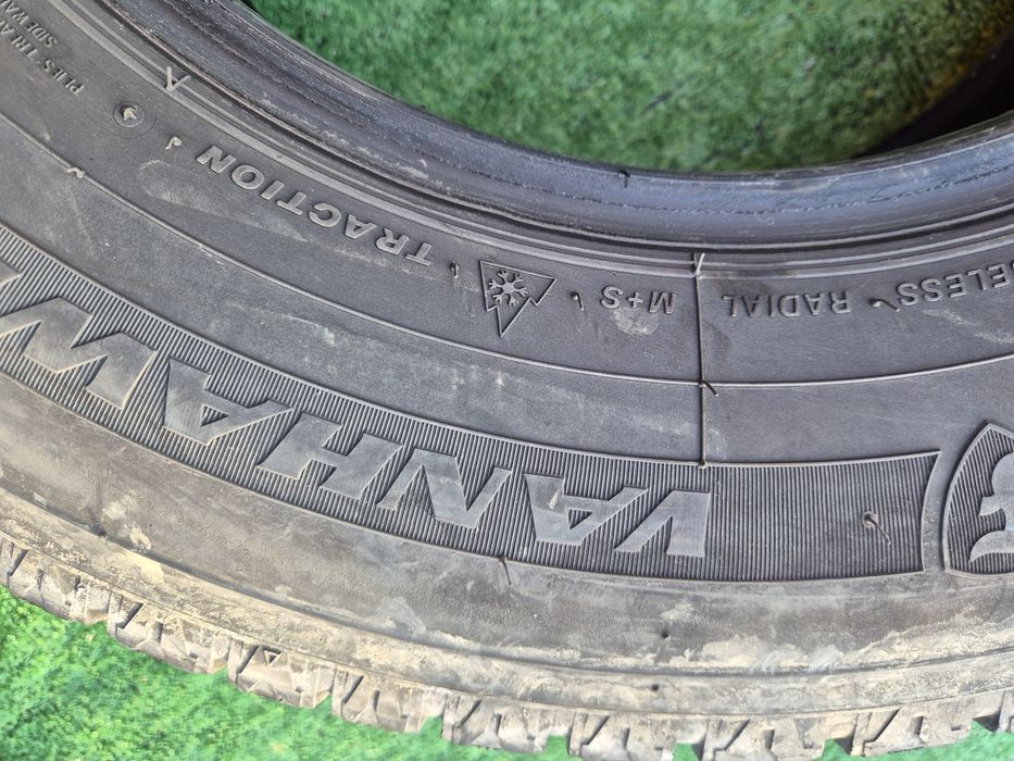 Vând cauciucuri 215/70/15 C M+S 2 buc //Firestone// imp Germania