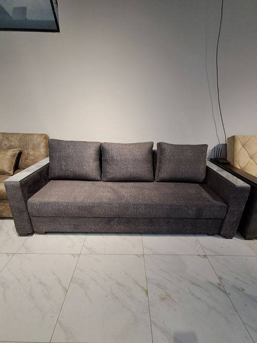 Раскладной прямой диван