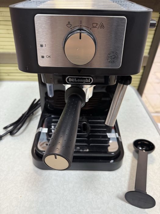 Кафемашина DeLonghi EC260.BK