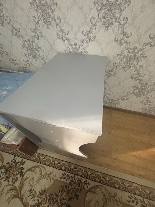 Продам стол в хорошем состоянии