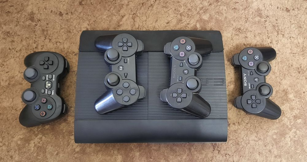 PlayStation 3 Super Slim 500GB Orginal ichida 42ta uyini bor + DASTAVK