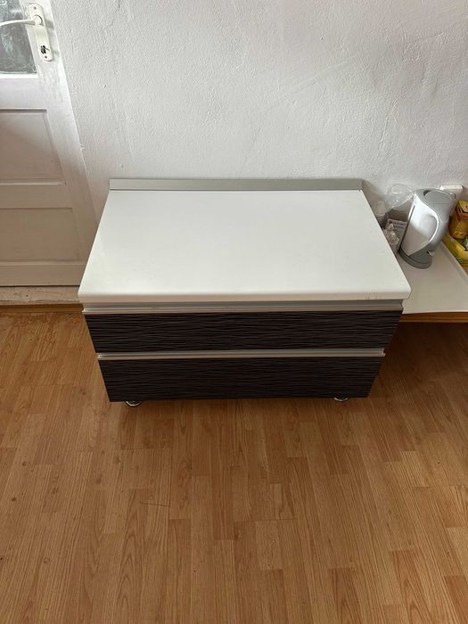 MOBILIER Comoda Mica si Mare