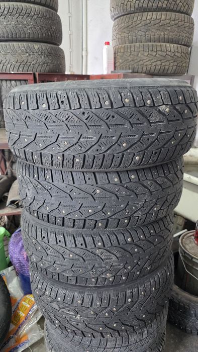 Шины зимние 215/55/17