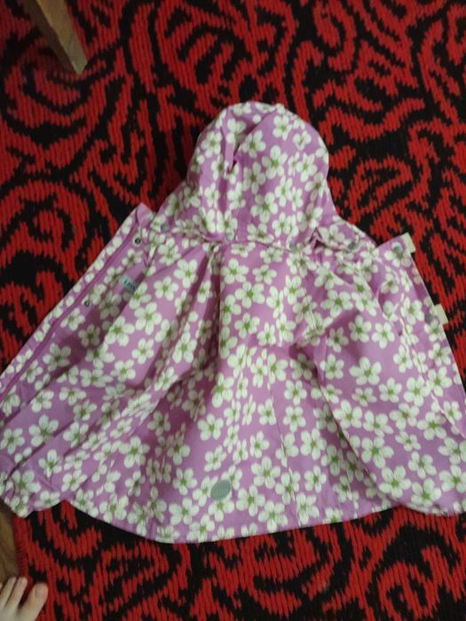 Куртка на 3-5 лет. Новая