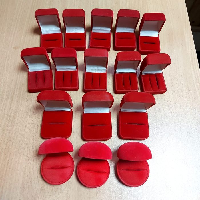 Футляры под украшения, ювелирные изделия и бижутер