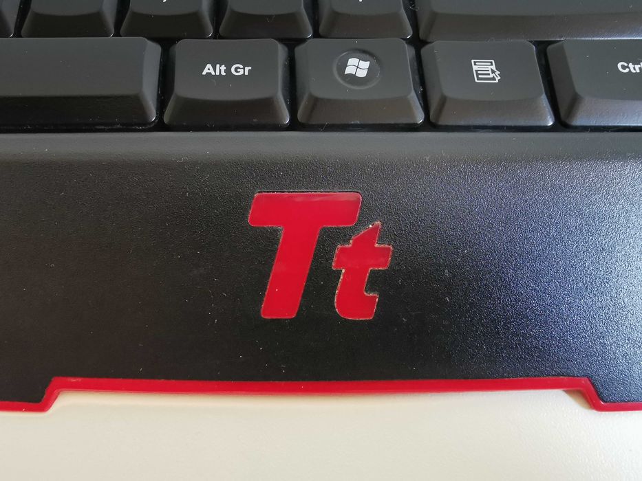 Геймърска клавиатура Thermaltake Ttesports Challenger Pro с подсветка