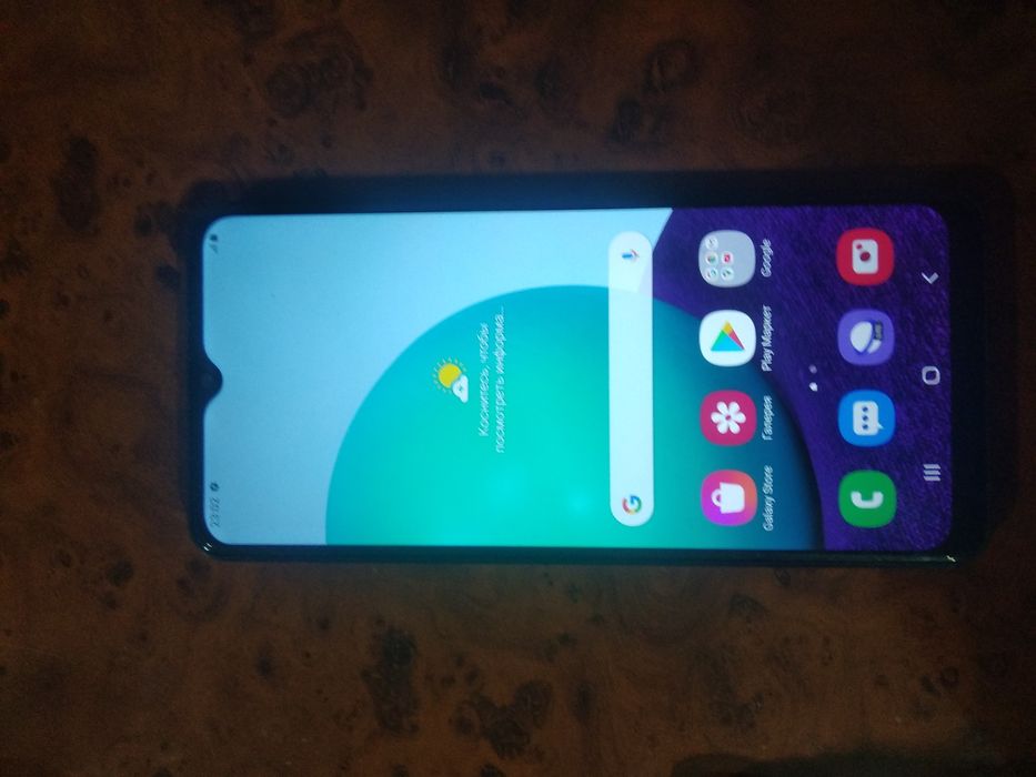 Samsung galaxy A02  sotiladi
Holati yangi
Bir gun zaryadi aniq tutadi