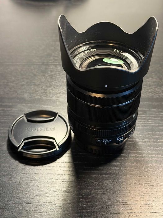 Fujifilm X-S10 + Fuji 18-55mm f2.8-4 + Sigma 30mm f1.4 -pachet complet