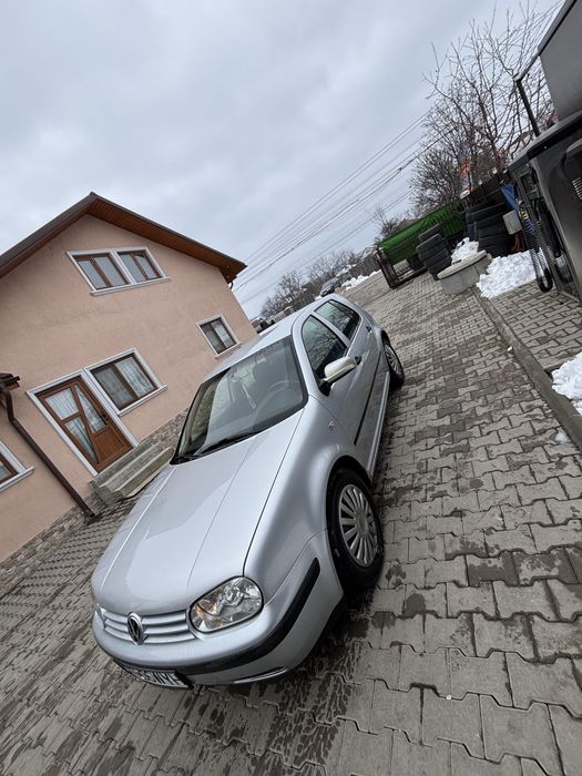 Vand golf 4 1.6 benzina 105 cai